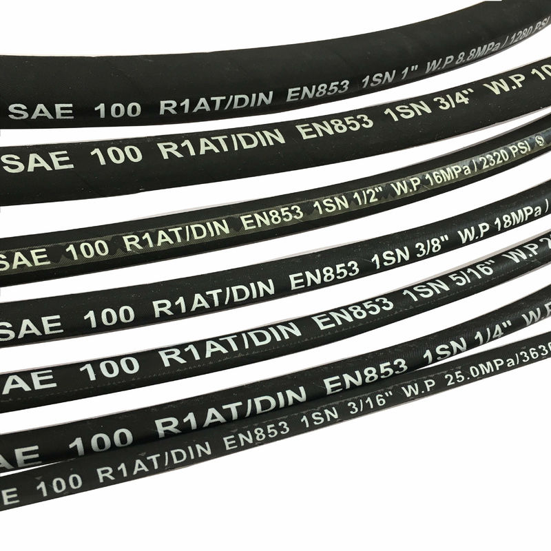 Pipe de caoutchouc tressée par fil d'acier flexible DIN EN853 1SN pour huile hydraulique biodégradable